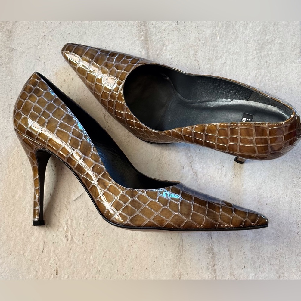 12 M Stuart Weitzman Stone Crystal Croc